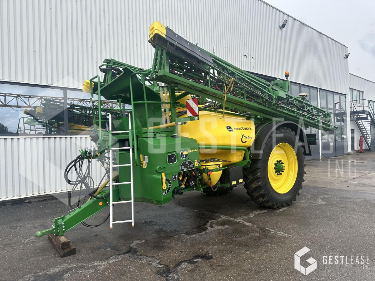 رشاش مسحوب John Deere M944I: صورة 1