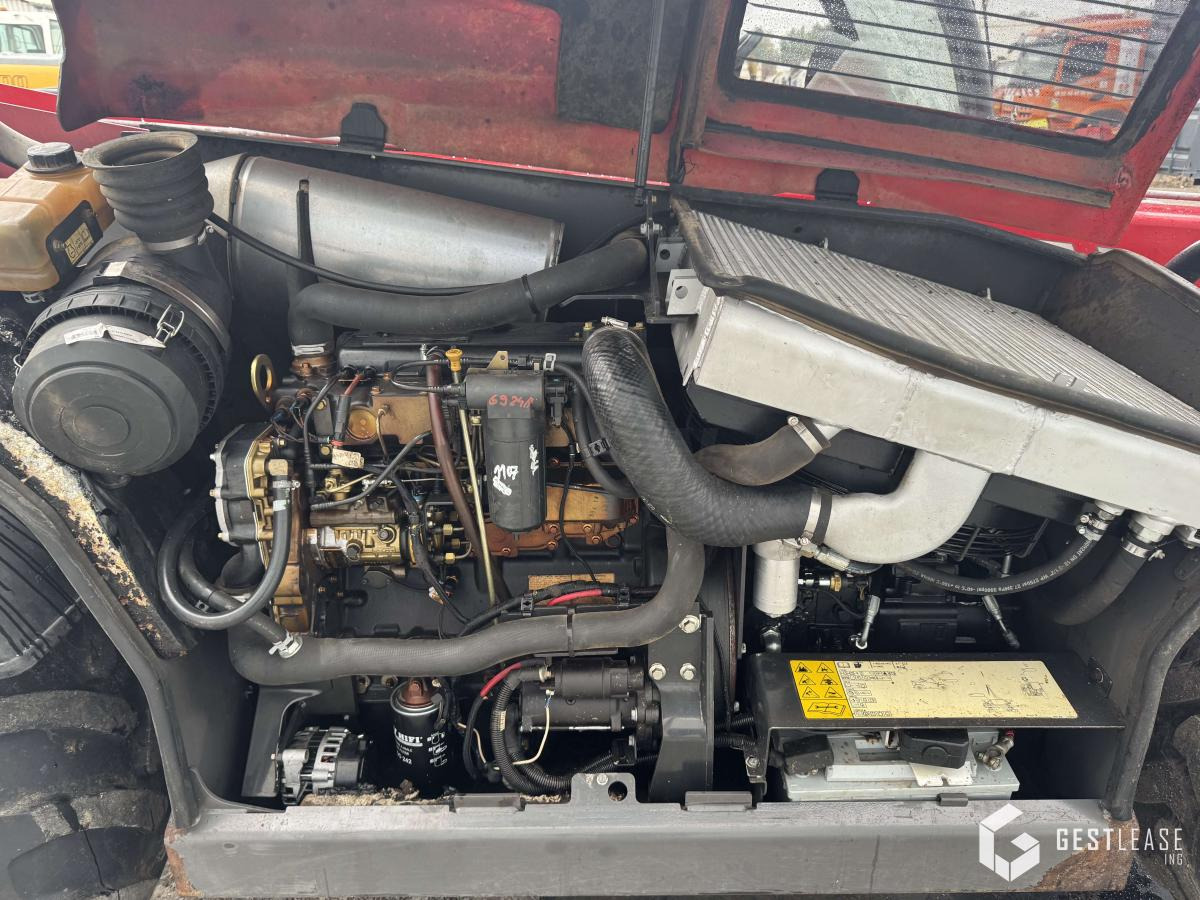 MASSEY FERGUSON 9407 - رافعة شوكية للوصول للأماكن الضيقة: صورة 5 MASSEY FERGUSON 9407 - رافعة شوكية للوصول للأماكن الضيقة: صورة 5