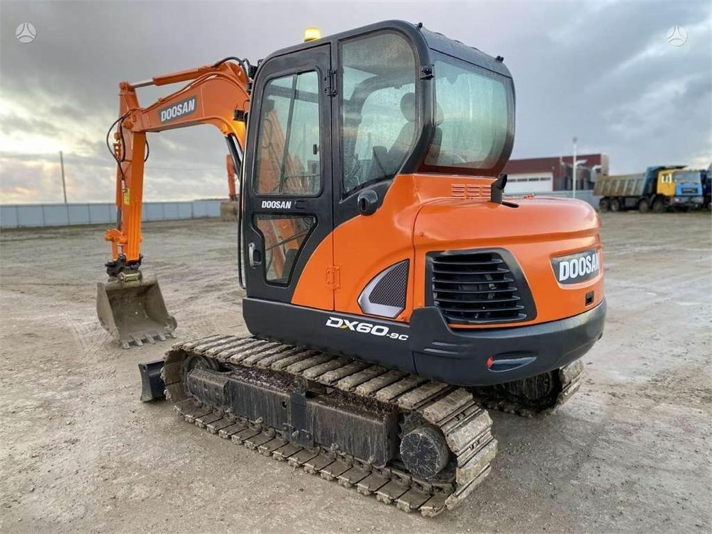 Doosan DX 60 C - حفار صغير: صورة 3 Doosan DX 60 C - حفار صغير: صورة 3