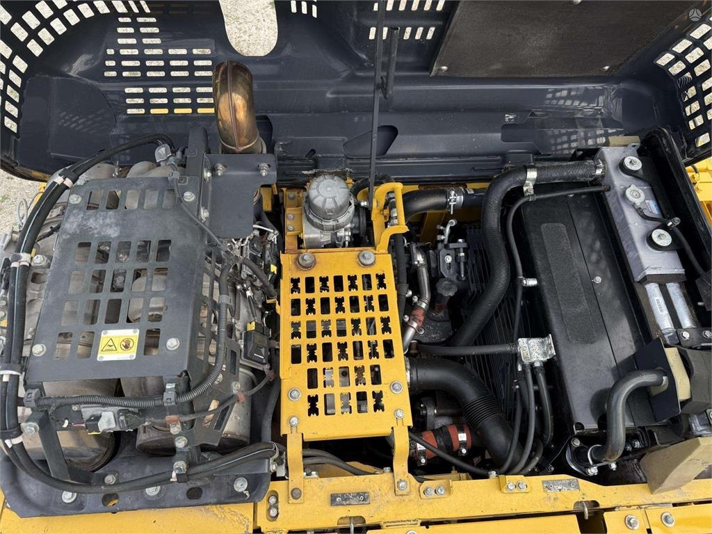 حفار زاحف Komatsu PC 240 LC-11: صورة 15