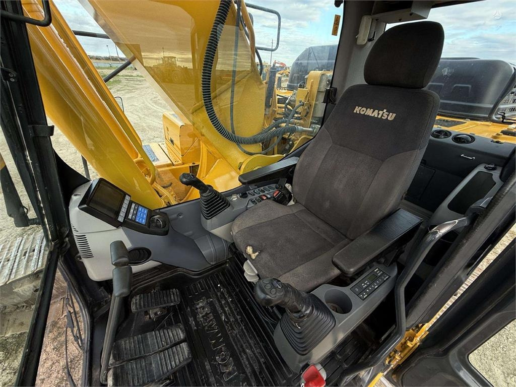 حفار زاحف Komatsu PC 240 LC-11: صورة 10