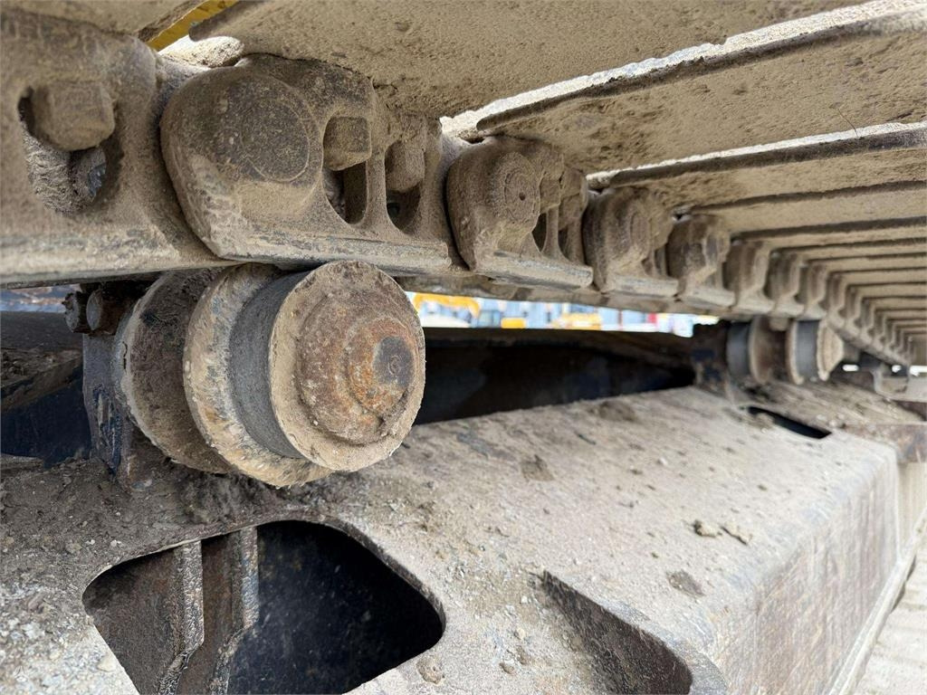 حفار زاحف Komatsu PC 240 LC-11: صورة 18