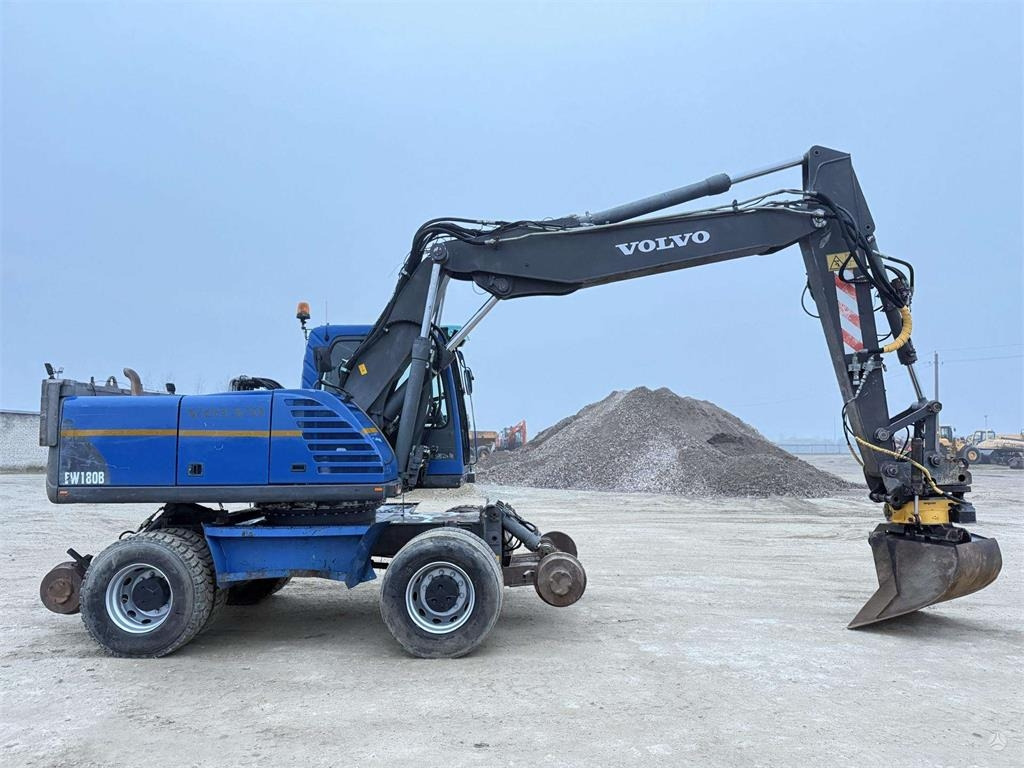 Volvo EW 180 BV ENGCON + RAILWAY - حفار ذو عجلات: صورة 5 Volvo EW 180 BV ENGCON + RAILWAY - حفار ذو عجلات: صورة 5