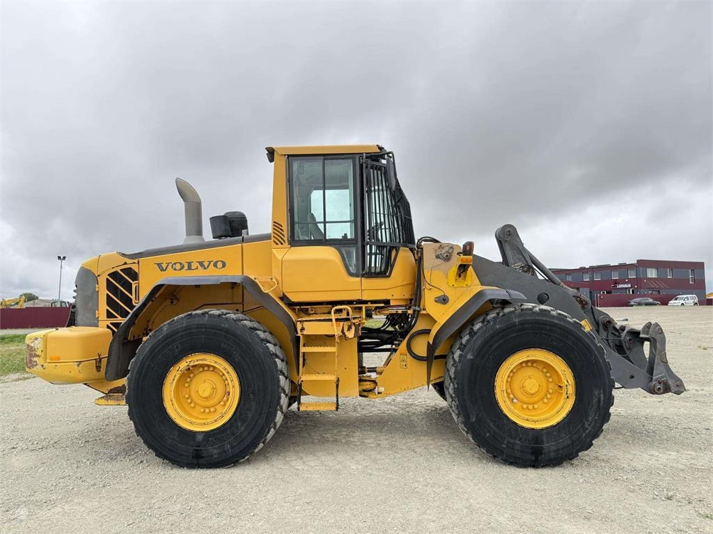 Volvo L 120 F , 4rd line , coupler - اللودر بعجل: صورة 5 Volvo L 120 F , 4rd line , coupler - اللودر بعجل: صورة 5