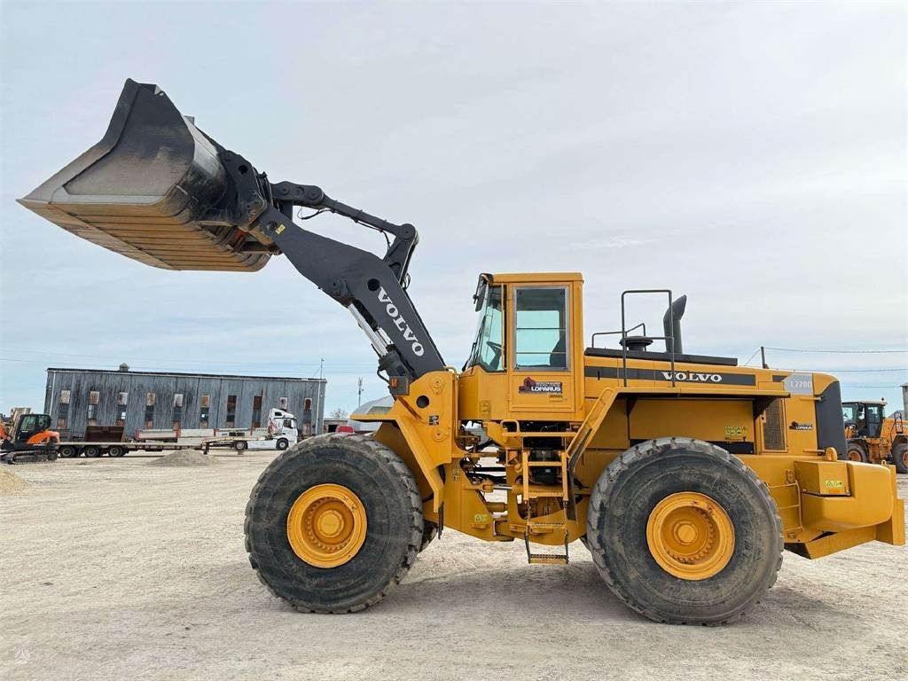 Volvo L 220 D, Quick hitch, Third l - اللودر بعجل: صورة 4 Volvo L 220 D, Quick hitch, Third l - اللودر بعجل: صورة 4
