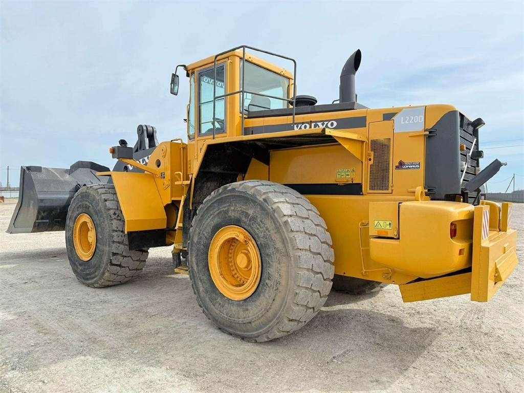 Volvo L 220 D, Quick hitch, Third l - اللودر بعجل: صورة 5 Volvo L 220 D, Quick hitch, Third l - اللودر بعجل: صورة 5