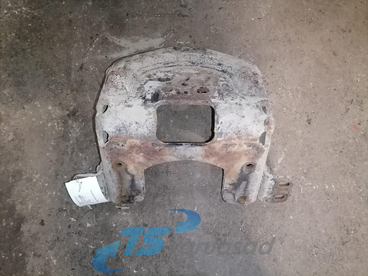 MAN Air spring bracket 81354405016 - نظام التعليق الهوائي - شاحنة: صورة 2 MAN Air spring bracket 81354405016 - نظام التعليق الهوائي - شاحنة: صورة 2