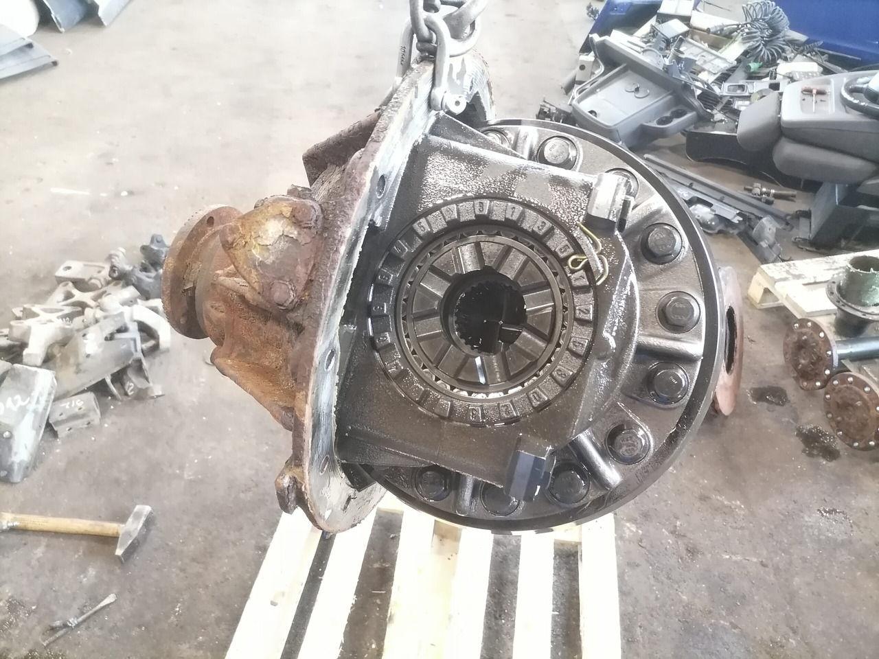 MAN Axel gear 3,7 81350106168 - محرك السفر - شاحنة: صورة 1 MAN Axel gear 3,7 81350106168 - محرك السفر - شاحنة: صورة 1