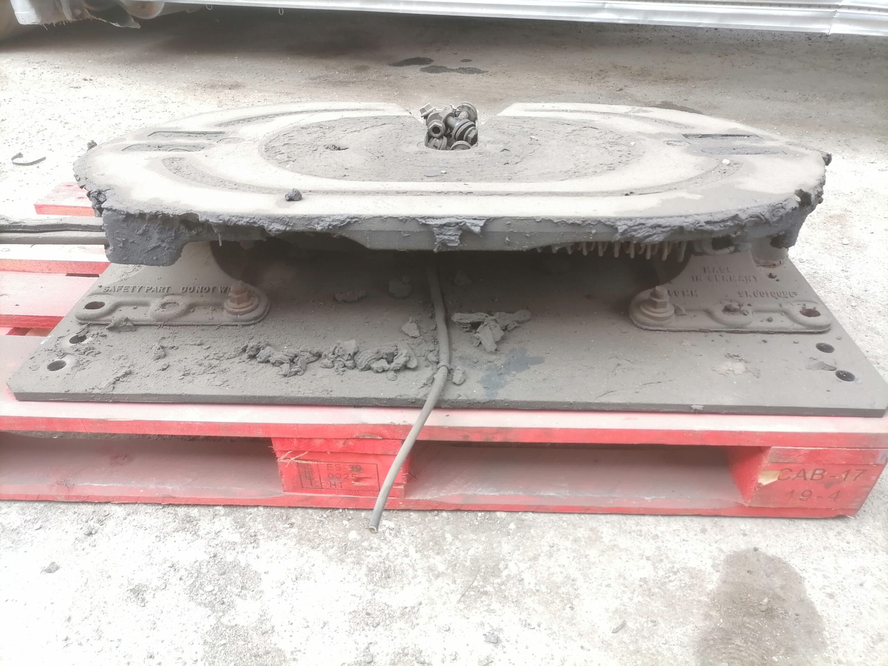 MAN Fifht wheel 81427106217 - قارنة سرجية - شاحنة: صورة 5 MAN Fifht wheel 81427106217 - قارنة سرجية - شاحنة: صورة 5
