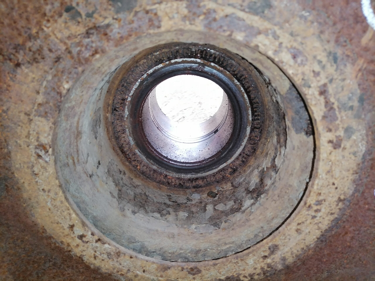 MAN Rear axel hub 81357013155 - محور - شاحنة: صورة 5 MAN Rear axel hub 81357013155 - محور - شاحنة: صورة 5