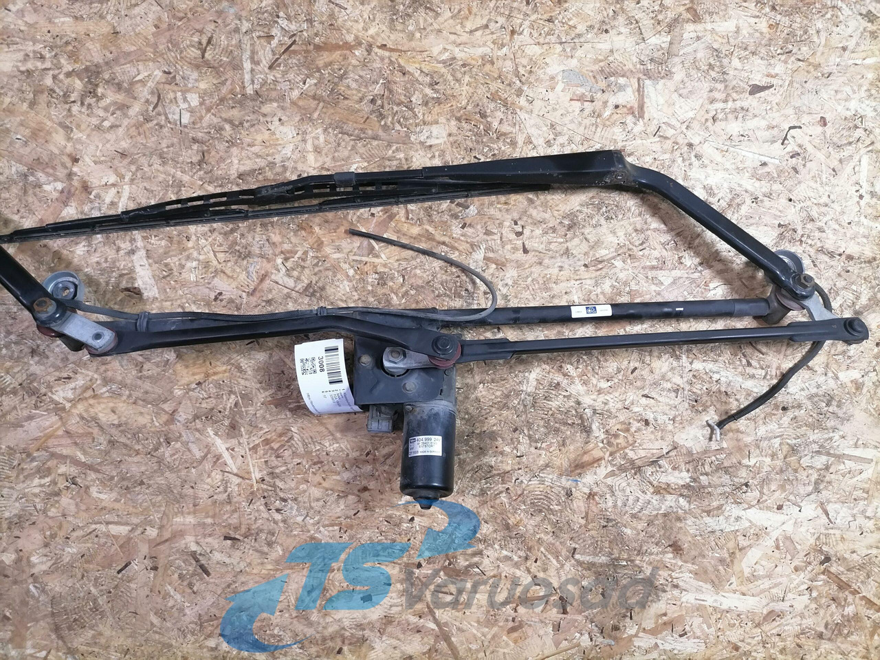 MAN Wiper frame 335013 - مساحة الزجاج الأمامي - شاحنة: صورة 5 MAN Wiper frame 335013 - مساحة الزجاج الأمامي - شاحنة: صورة 5