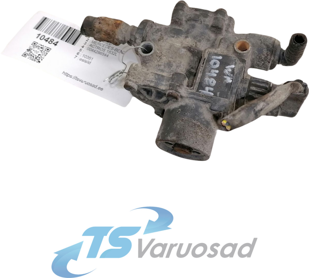 Mercedes-Benz ABS brake valve 0044296544 - صمام الفرامل - شاحنة: صورة 1 Mercedes-Benz ABS brake valve 0044296544 - صمام الفرامل - شاحنة: صورة 1
