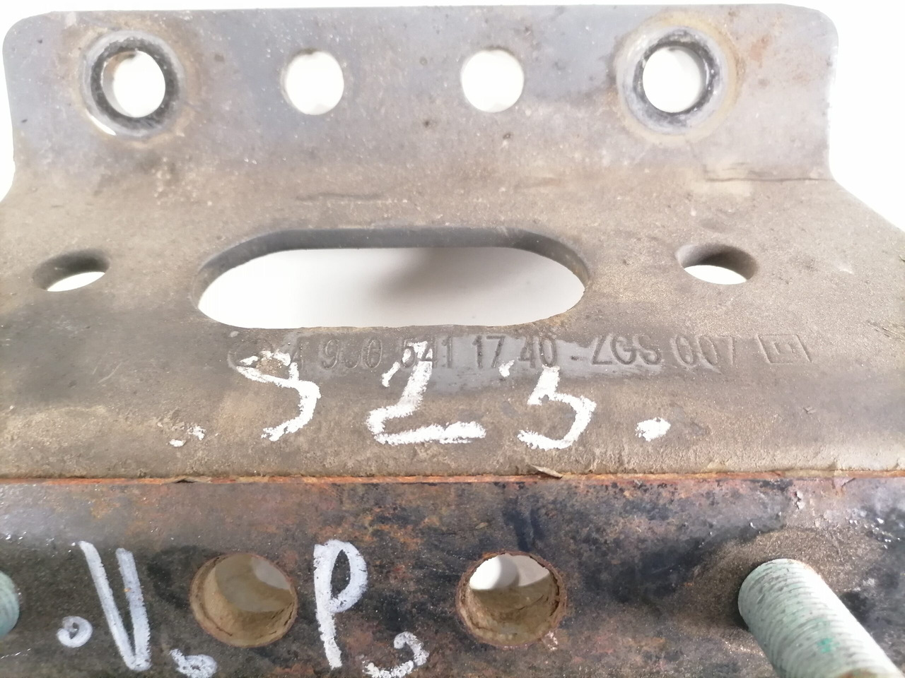 Mercedes-Benz Bracket A9605411740 - إطار هيكلي/ إطار معدني - شاحنة: صورة 3 Mercedes-Benz Bracket A9605411740 - إطار هيكلي/ إطار معدني - شاحنة: صورة 3