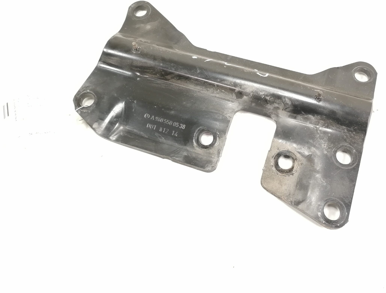Mercedes-Benz Bracket A9605500538 - إطار هيكلي/ إطار معدني - شاحنة: صورة 1 Mercedes-Benz Bracket A9605500538 - إطار هيكلي/ إطار معدني - شاحنة: صورة 1
