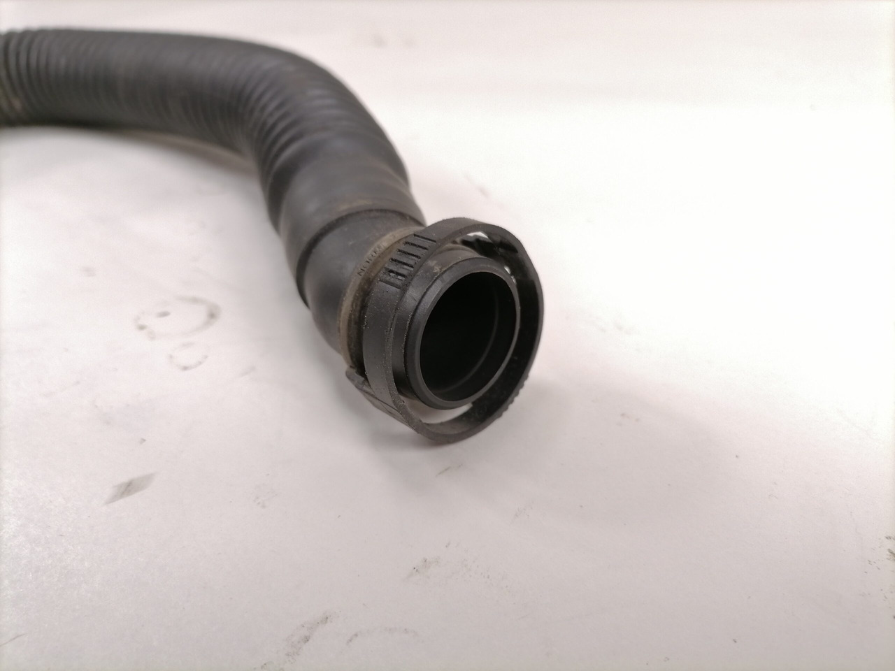 Mercedes-Benz Compressor air pipe A4711303257 - ضاغط مكابح الهواء - شاحنة: صورة 2 Mercedes-Benz Compressor air pipe A4711303257 - ضاغط مكابح الهواء - شاحنة: صورة 2