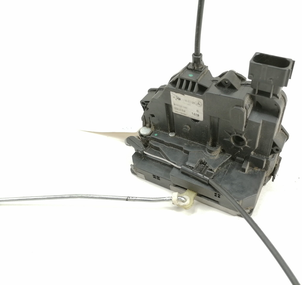 Mercedes-Benz Door lock A9607230001 - باب و قطع الغيار - شاحنة: صورة 2 Mercedes-Benz Door lock A9607230001 - باب و قطع الغيار - شاحنة: صورة 2