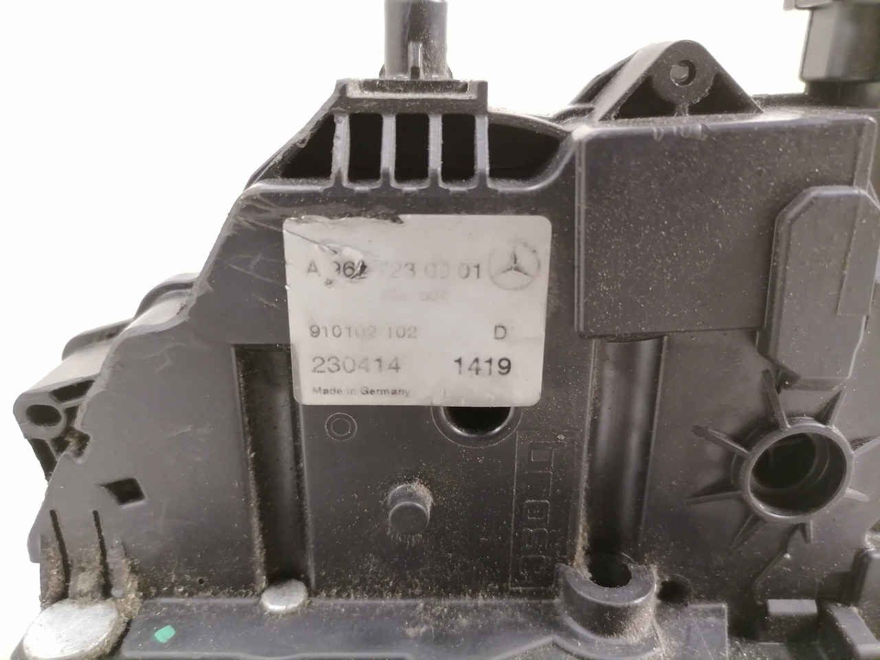 Mercedes-Benz Door lock A9607230001 - باب و قطع الغيار - شاحنة: صورة 3 Mercedes-Benz Door lock A9607230001 - باب و قطع الغيار - شاحنة: صورة 3