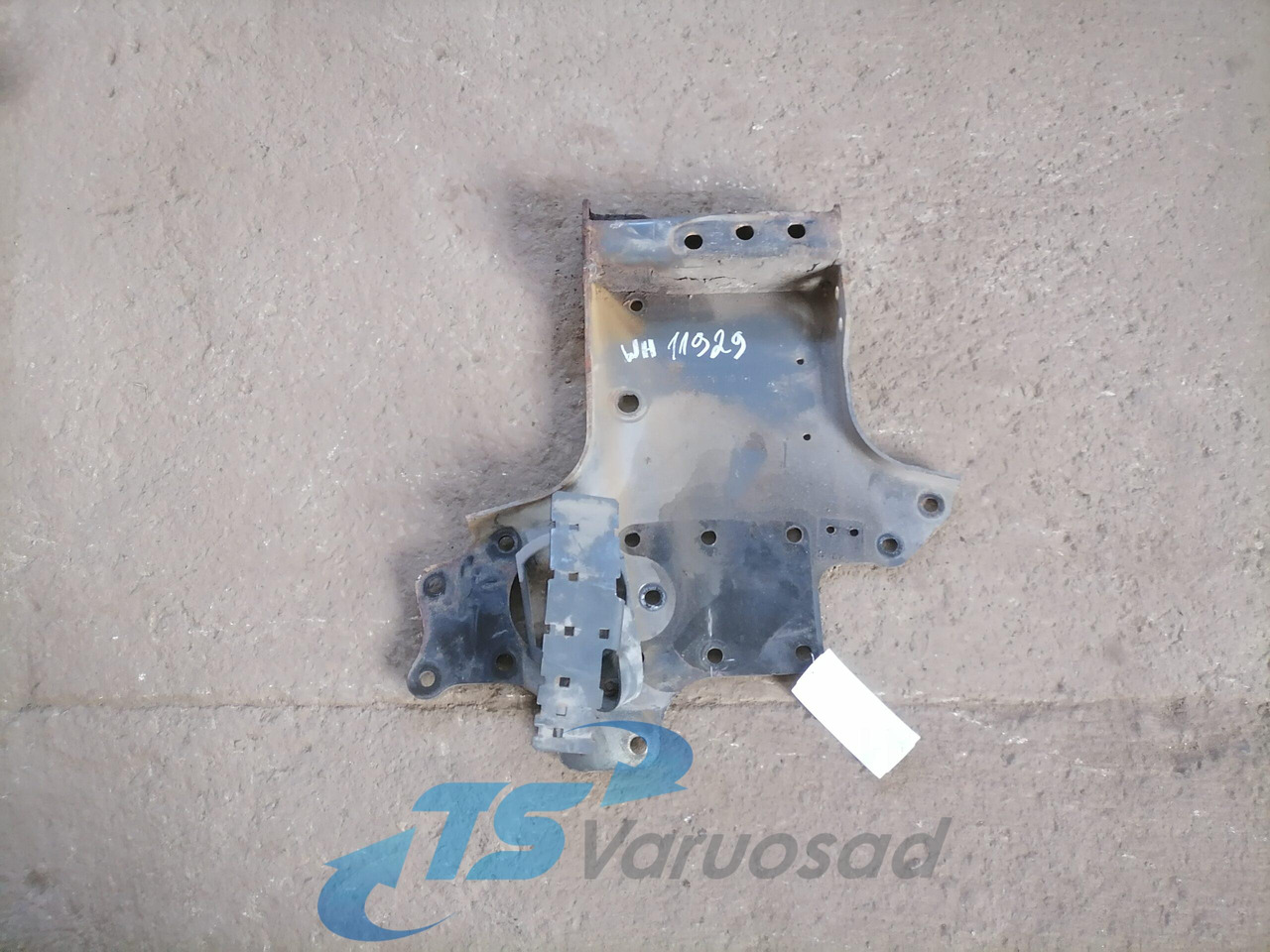 Mercedes-Benz Front bumper carrier A9303100090 - مصد - شاحنة: صورة 1 Mercedes-Benz Front bumper carrier A9303100090 - مصد - شاحنة: صورة 1