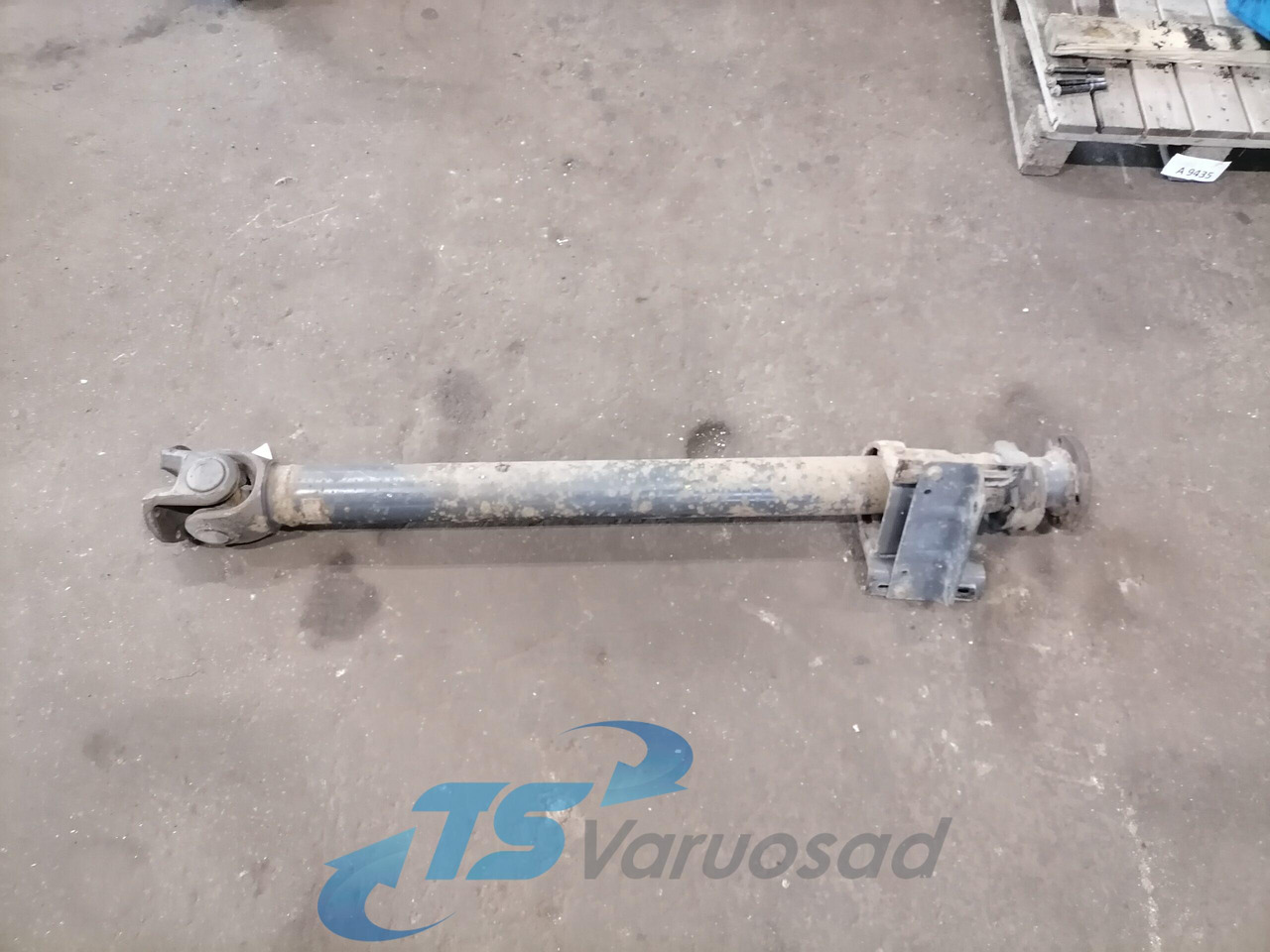 Mercedes-Benz Propeller shaft A6574101504 - عمود الكردان - شاحنة: صورة 1 Mercedes-Benz Propeller shaft A6574101504 - عمود الكردان - شاحنة: صورة 1