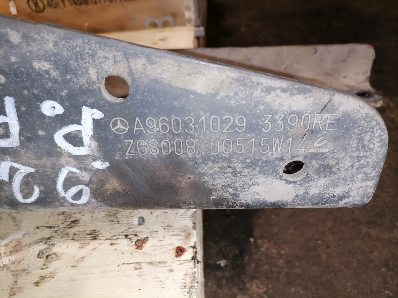 Mercedes-Benz Raami kronstein A9603102933 - إطار هيكلي/ إطار معدني - شاحنة: صورة 3 Mercedes-Benz Raami kronstein A9603102933 - إطار هيكلي/ إطار معدني - شاحنة: صورة 3