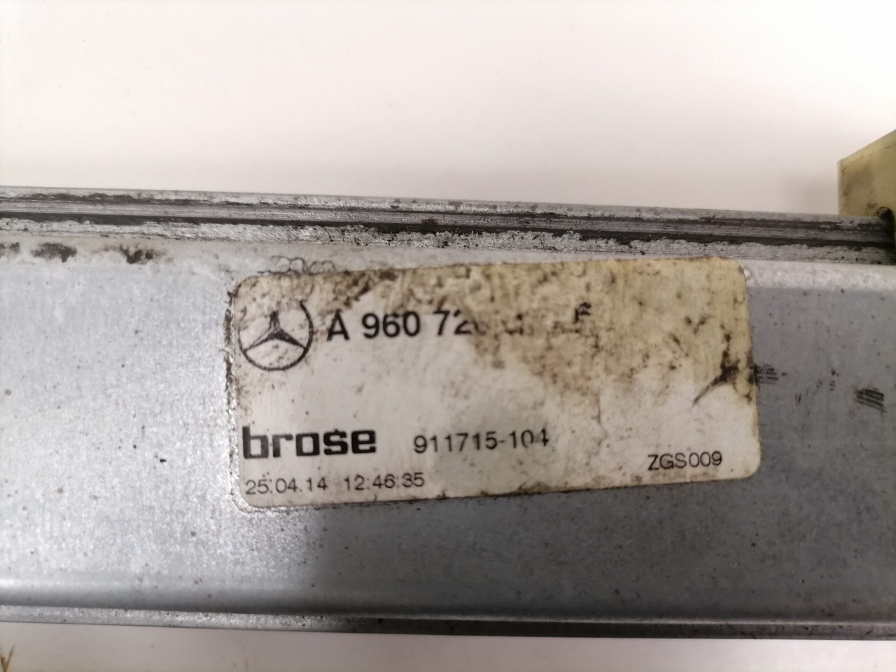 Mercedes-Benz Side window lifting mechanism A9607201146 - نافذة و قطع الغيار - شاحنة: صورة 5 Mercedes-Benz Side window lifting mechanism A9607201146 - نافذة و قطع الغيار - شاحنة: صورة 5