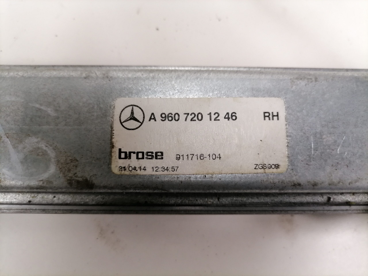 Mercedes-Benz Side window lifting mechanism A9607201246 - نافذة و قطع الغيار - شاحنة: صورة 5 Mercedes-Benz Side window lifting mechanism A9607201246 - نافذة و قطع الغيار - شاحنة: صورة 5