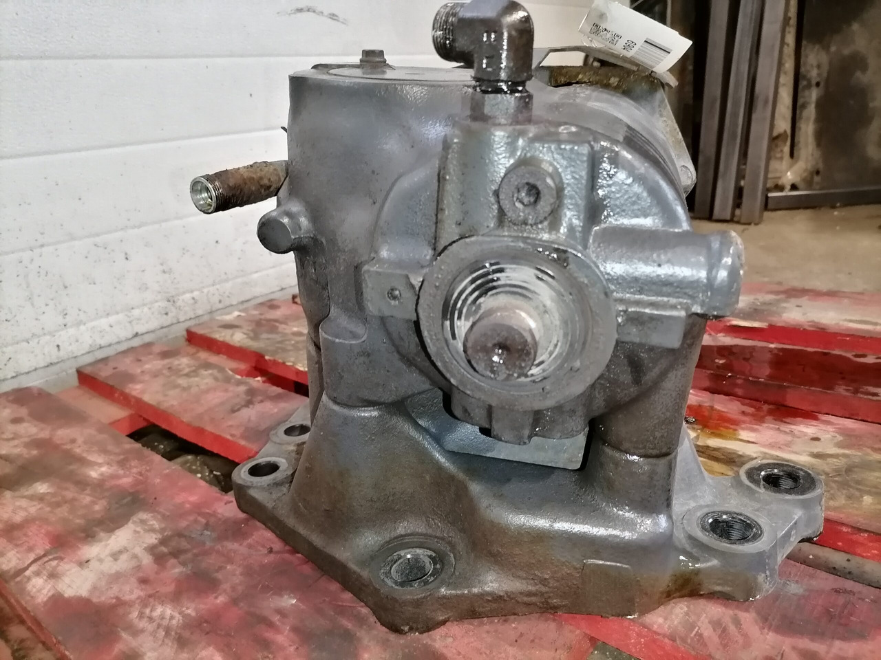 Mercedes-Benz Steering box A9604603500 - دودة دركسون - شاحنة: صورة 5 Mercedes-Benz Steering box A9604603500 - دودة دركسون - شاحنة: صورة 5