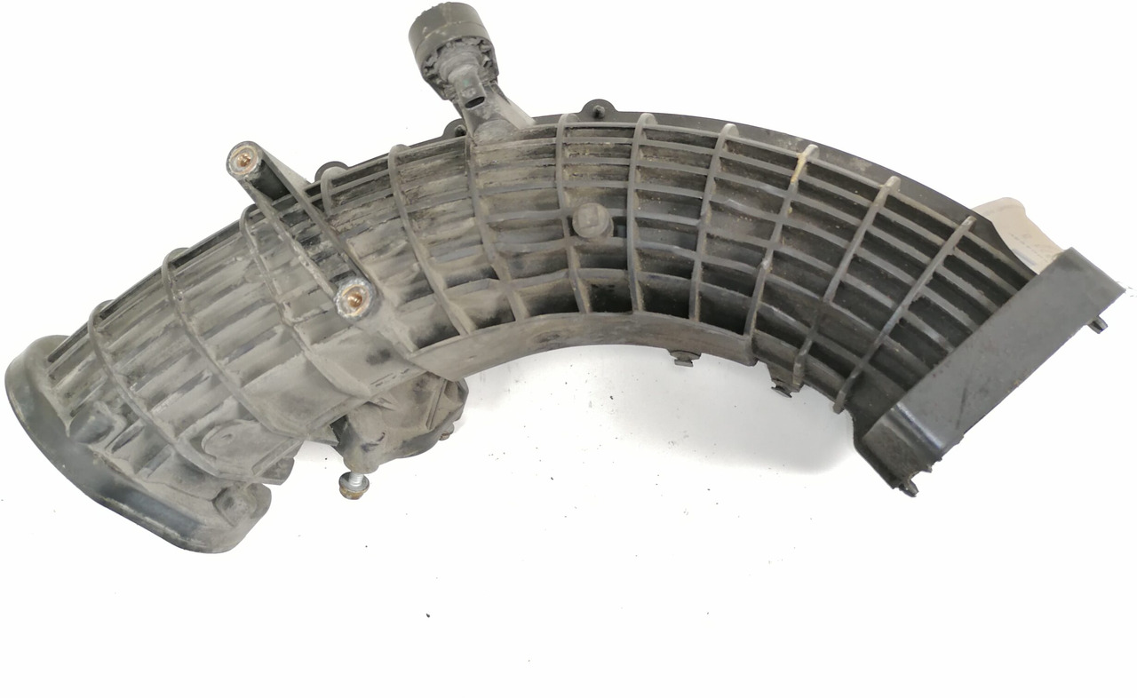 Mercedes-Benz intercooler pipe A4710902137 - مبرد هواء الشحن - شاحنة: صورة 3 Mercedes-Benz intercooler pipe A4710902137 - مبرد هواء الشحن - شاحنة: صورة 3