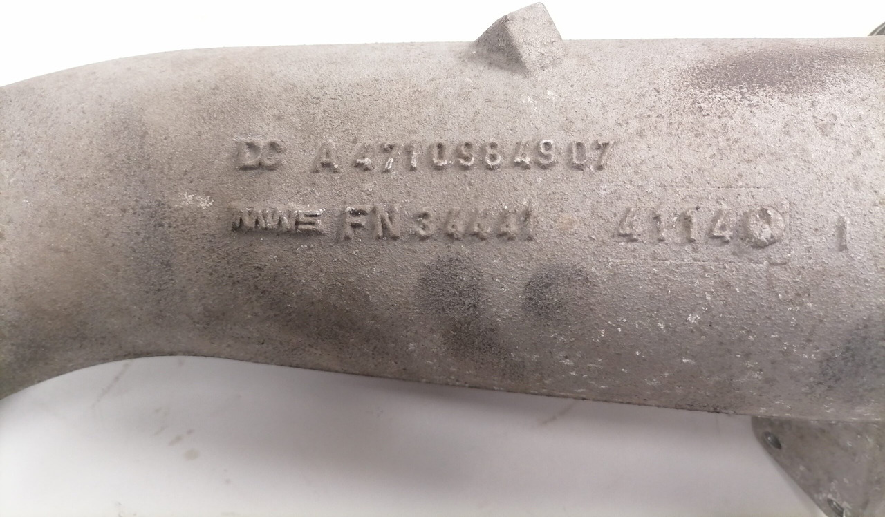 Mercedes-Benz intercooler pipe A4710984907 - مبرد هواء الشحن - شاحنة: صورة 4 Mercedes-Benz intercooler pipe A4710984907 - مبرد هواء الشحن - شاحنة: صورة 4