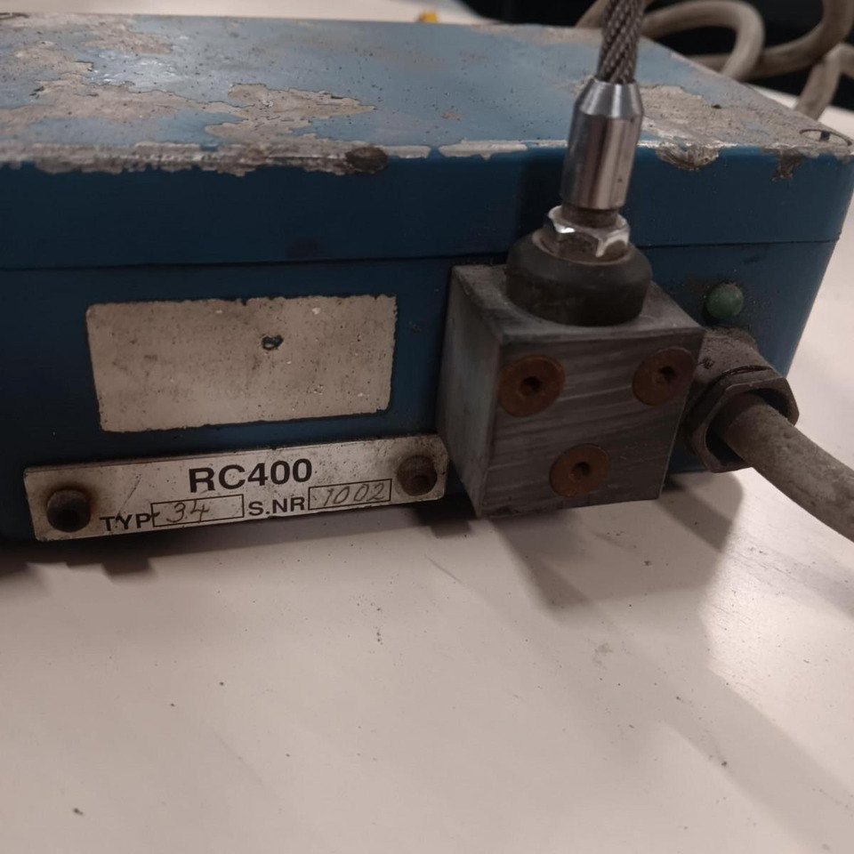 SCANRECO SCANRECO RC400 remote + receiver RC400 - أجهزة هيدروليكية - شاحنة: صورة 5 SCANRECO SCANRECO RC400 remote + receiver RC400 - أجهزة هيدروليكية - شاحنة: صورة 5