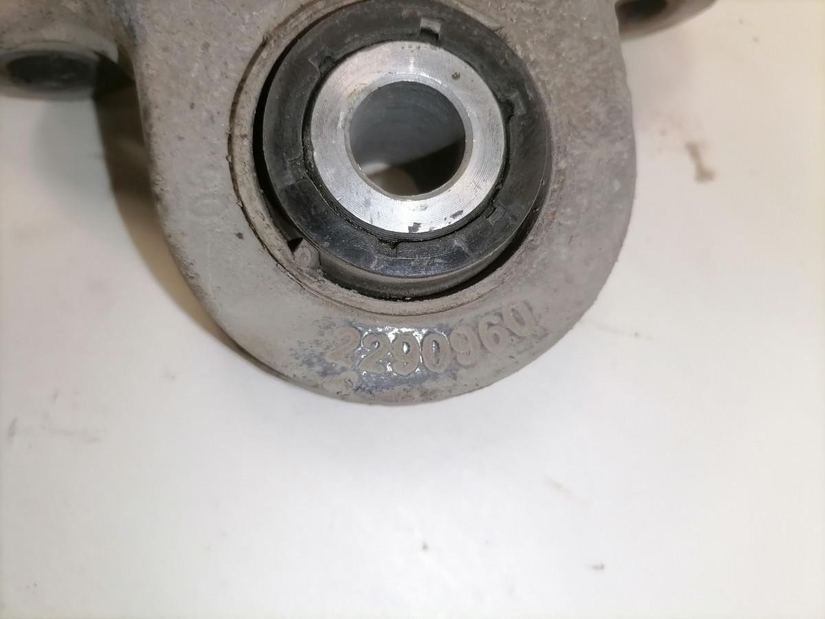 Scania Anti roll bar bracket 2290960 - عمود التوازن - شاحنة: صورة 3 Scania Anti roll bar bracket 2290960 - عمود التوازن - شاحنة: صورة 3