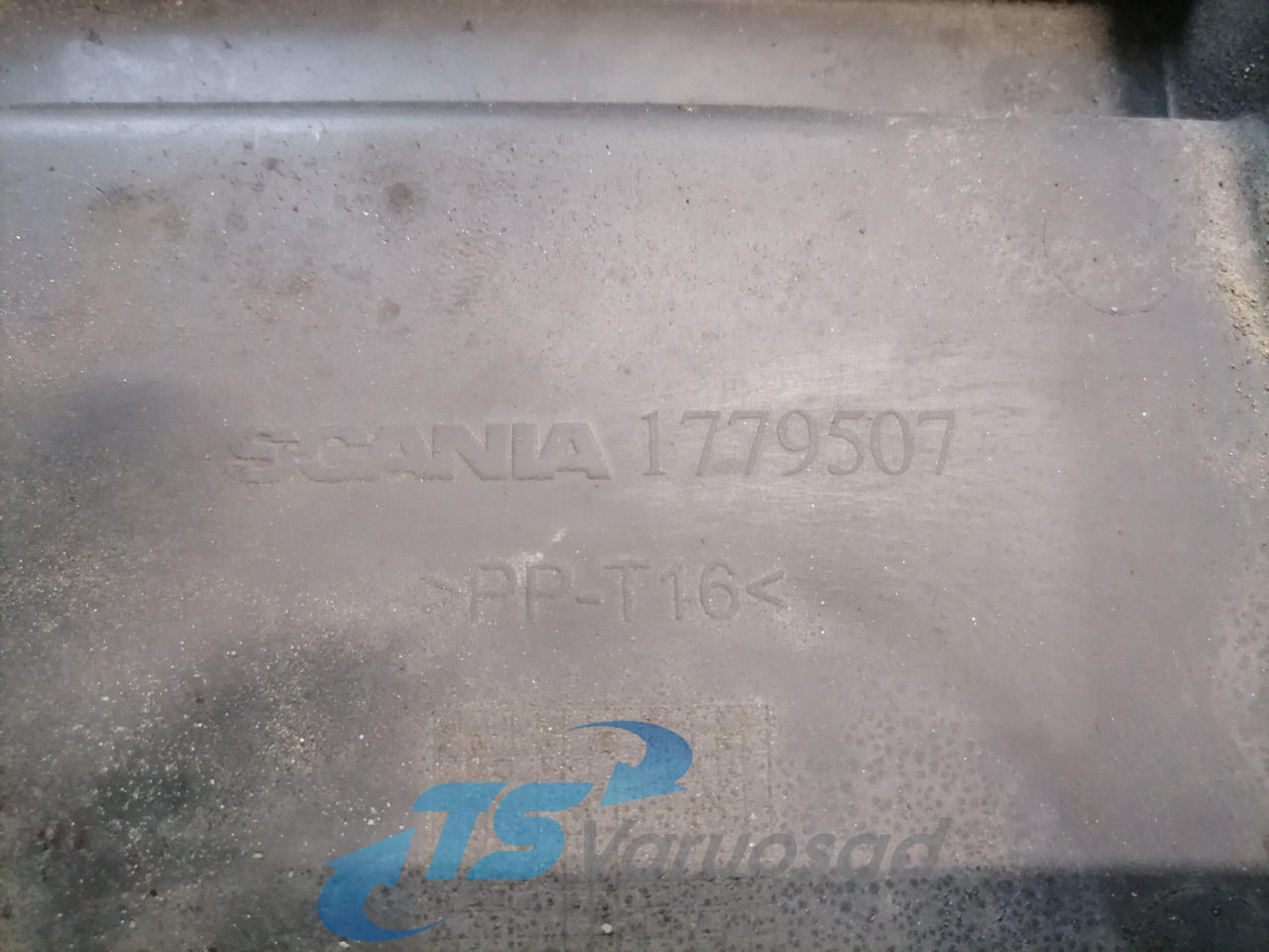 Scania Battery cover 1779507 - بطارية - شاحنة: صورة 4 Scania Battery cover 1779507 - بطارية - شاحنة: صورة 4