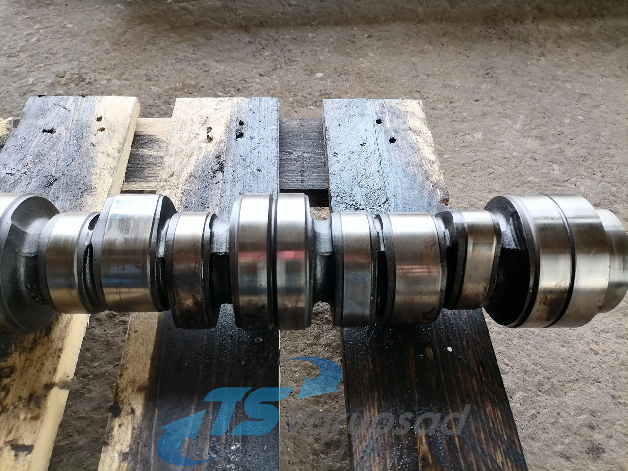 Scania Camshaft 1509917 - عمود كامات - شاحنة: صورة 2 Scania Camshaft 1509917 - عمود كامات - شاحنة: صورة 2