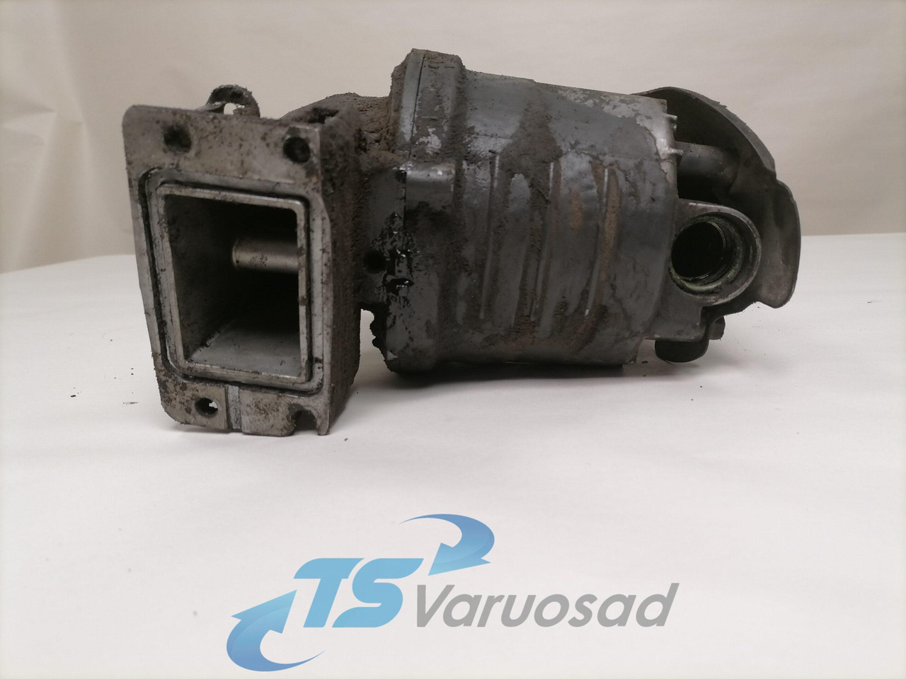 Scania Crankcase ventilation 1753376 - علبة المرافق - شاحنة: صورة 5 Scania Crankcase ventilation 1753376 - علبة المرافق - شاحنة: صورة 5