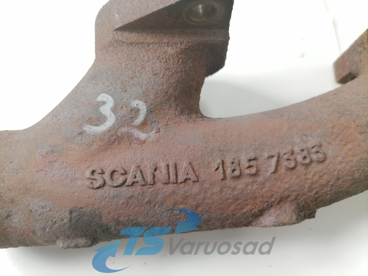 Scania Exhaust mainfold 1857383 - مشعب العادم - شاحنة: صورة 5 Scania Exhaust mainfold 1857383 - مشعب العادم - شاحنة: صورة 5