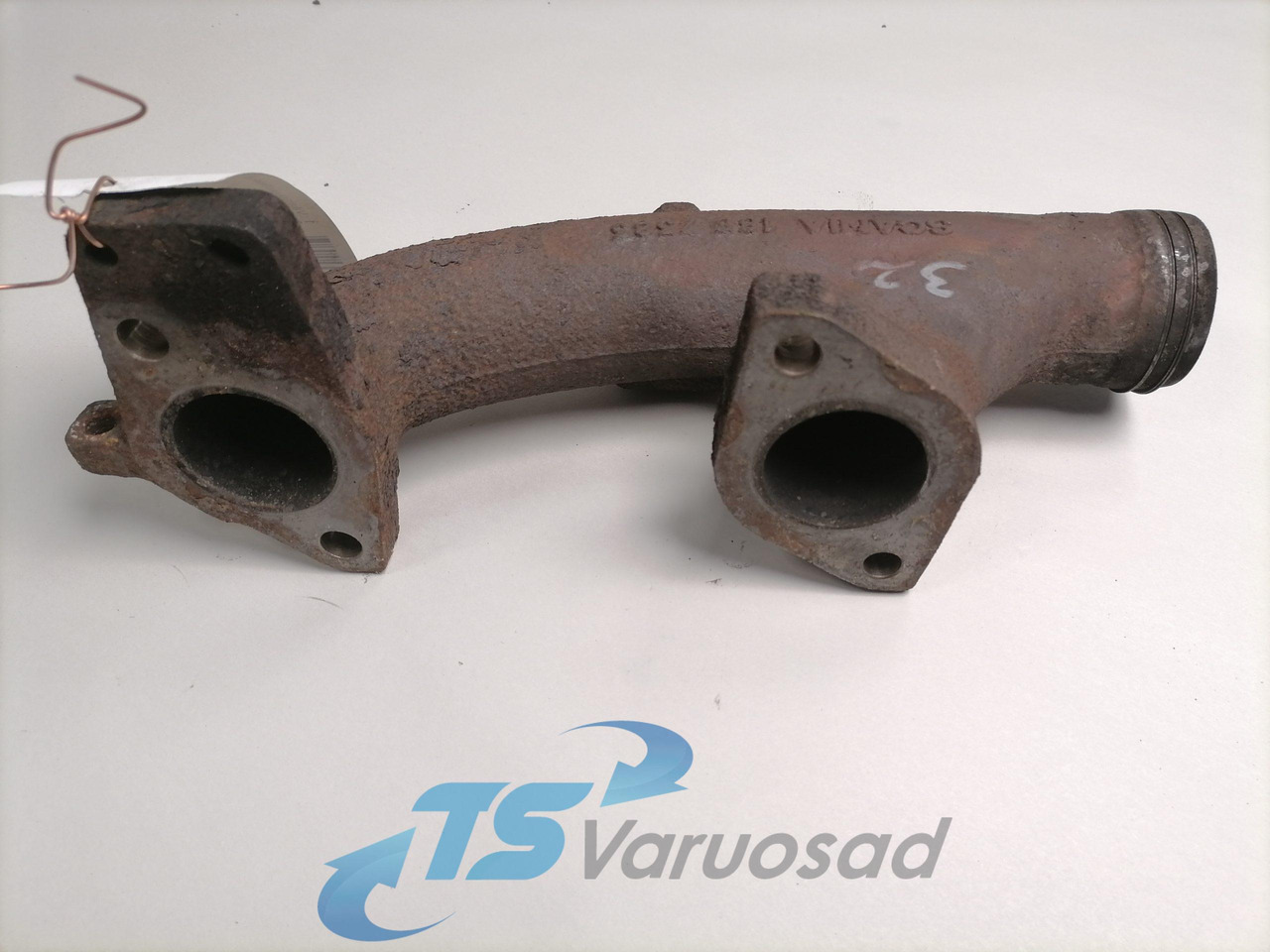 Scania Exhaust mainfold 1857383 - مشعب العادم - شاحنة: صورة 2 Scania Exhaust mainfold 1857383 - مشعب العادم - شاحنة: صورة 2