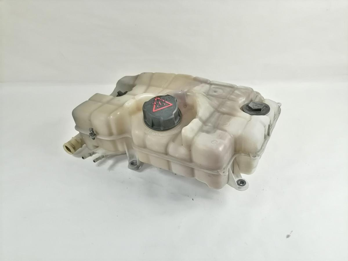 Scania Expansion tank 2545033 - قطع غيار عامة - شاحنة: صورة 2 Scania Expansion tank 2545033 - قطع غيار عامة - شاحنة: صورة 2