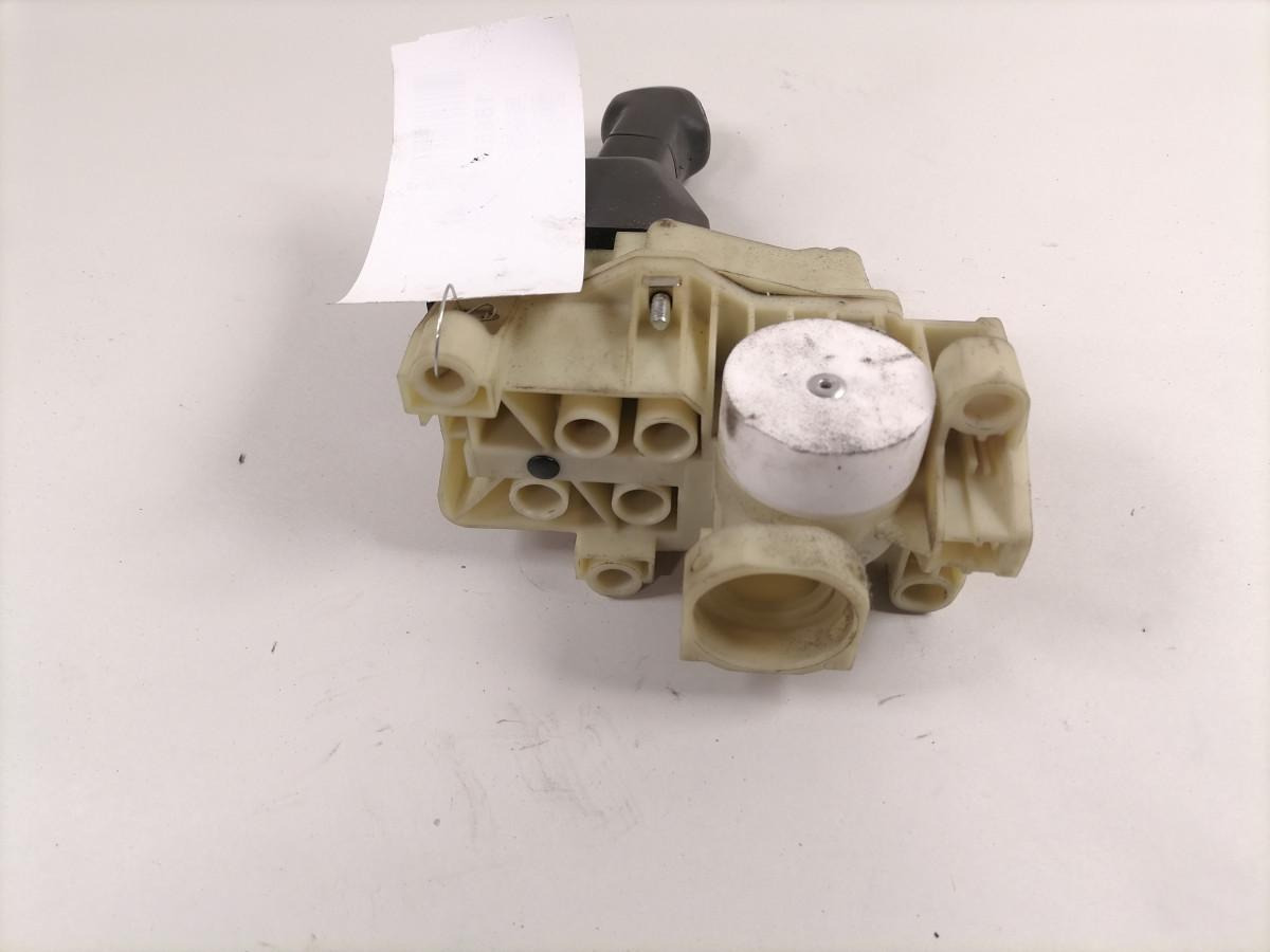 Scania Handbrake control lever 2301821 - قطع غيار عامة - شاحنة: صورة 4 Scania Handbrake control lever 2301821 - قطع غيار عامة - شاحنة: صورة 4