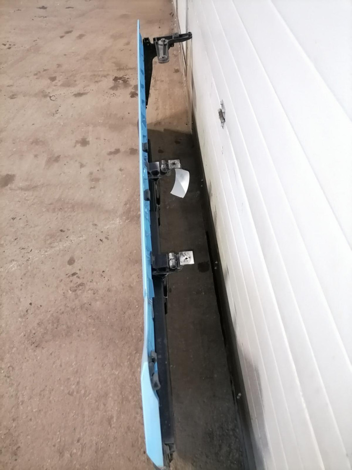 Scania Kabiini tuulesuunaja, parem külg 2978956 - الإيروديناميكية/ الجناح الخلفي - شاحنة: صورة 2 Scania Kabiini tuulesuunaja, parem külg 2978956 - الإيروديناميكية/ الجناح الخلفي - شاحنة: صورة 2