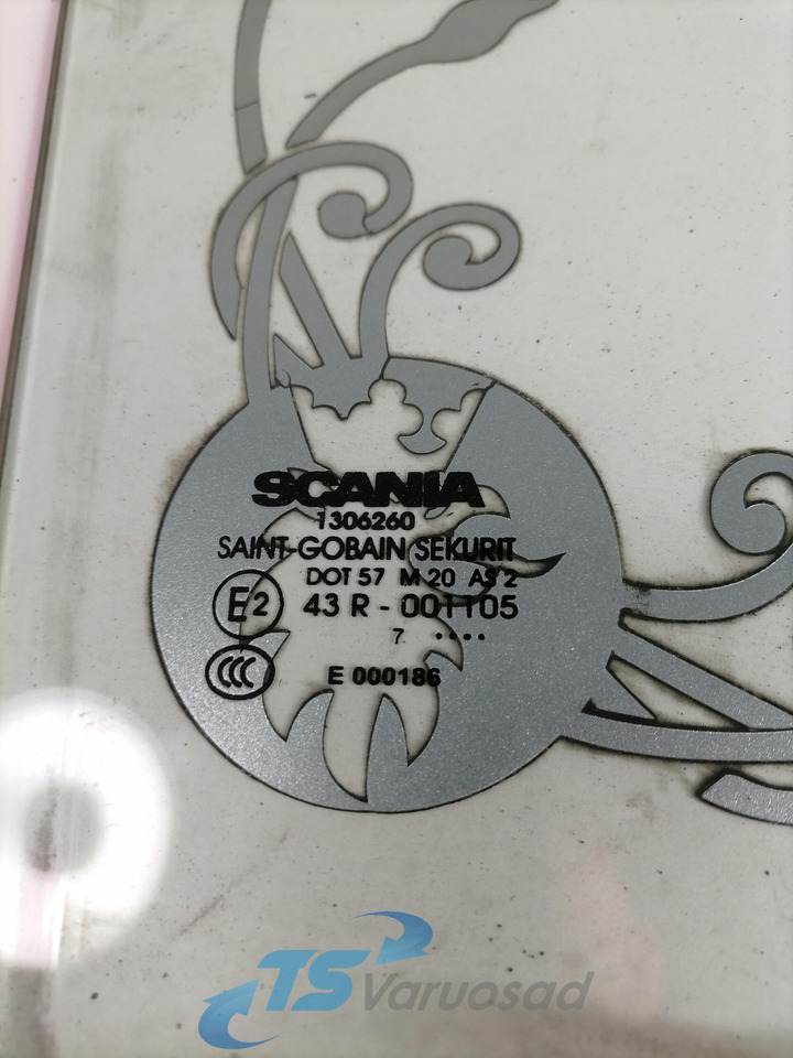 Scania Küljeklaas, parem 1306260 - نافذة و قطع الغيار - شاحنة: صورة 2 Scania Küljeklaas, parem 1306260 - نافذة و قطع الغيار - شاحنة: صورة 2