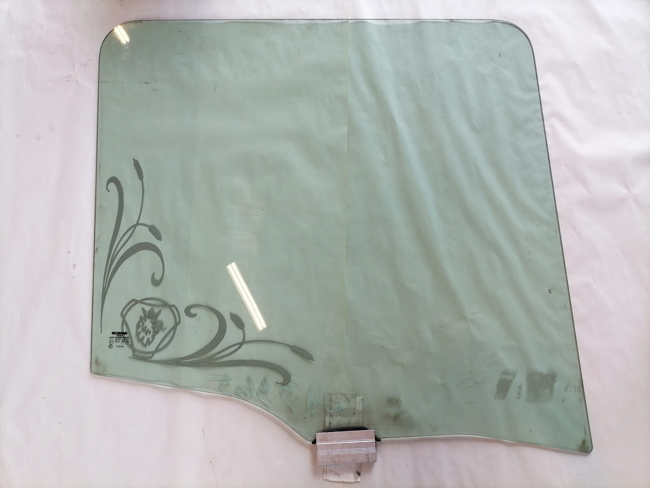 Scania Küljeklaas, parem 1306260 - نافذة و قطع الغيار - شاحنة: صورة 2 Scania Küljeklaas, parem 1306260 - نافذة و قطع الغيار - شاحنة: صورة 2