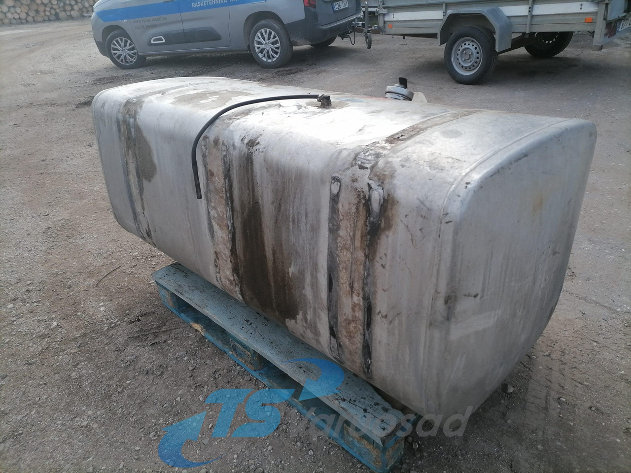 Scania Kütusepaak 700L 1517309 - خزان الوقود - شاحنة: صورة 2 Scania Kütusepaak 700L 1517309 - خزان الوقود - شاحنة: صورة 2