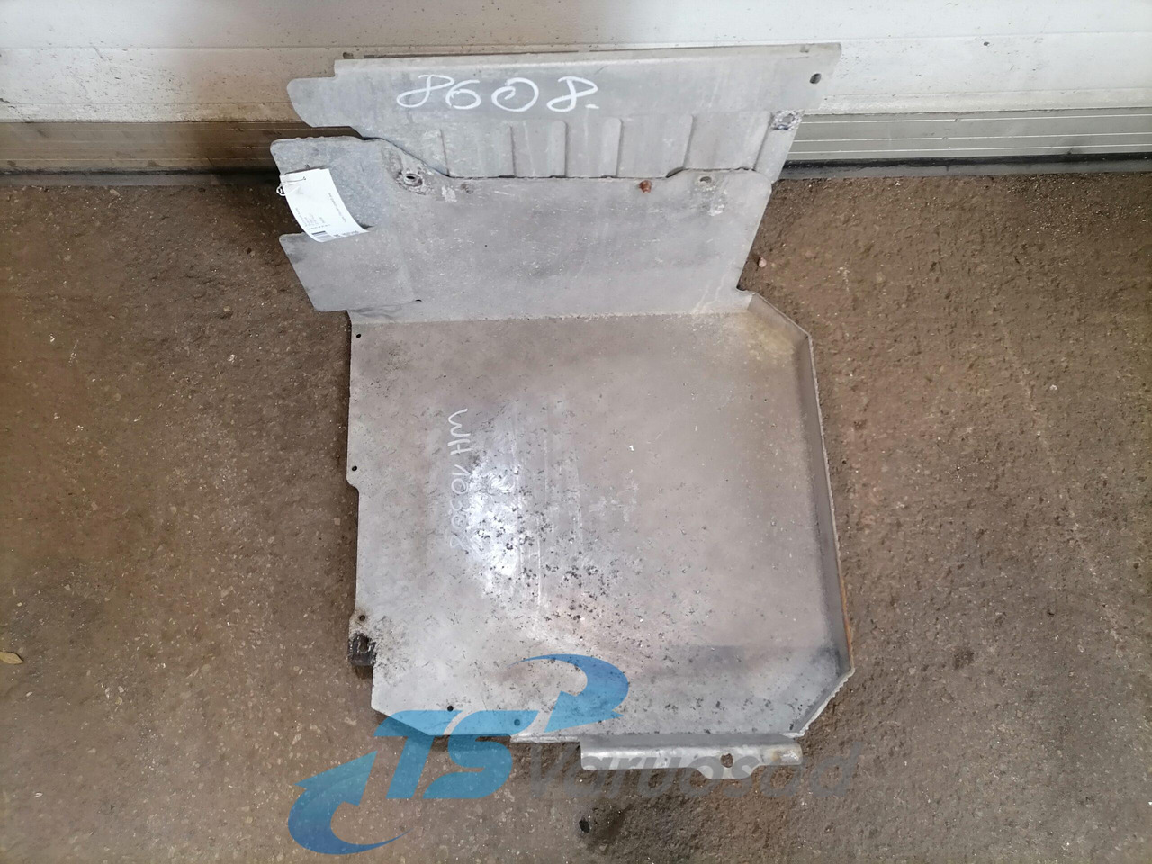 Scania Muffler cover 2191427 - علبة العادم - شاحنة: صورة 3 Scania Muffler cover 2191427 - علبة العادم - شاحنة: صورة 3