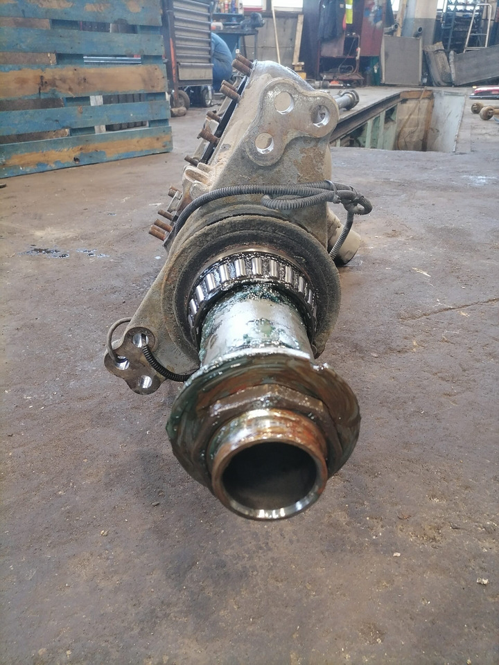 Scania Rear axel housing 1743713 - المحور و قطع الغيار - شاحنة: صورة 3 Scania Rear axel housing 1743713 - المحور و قطع الغيار - شاحنة: صورة 3