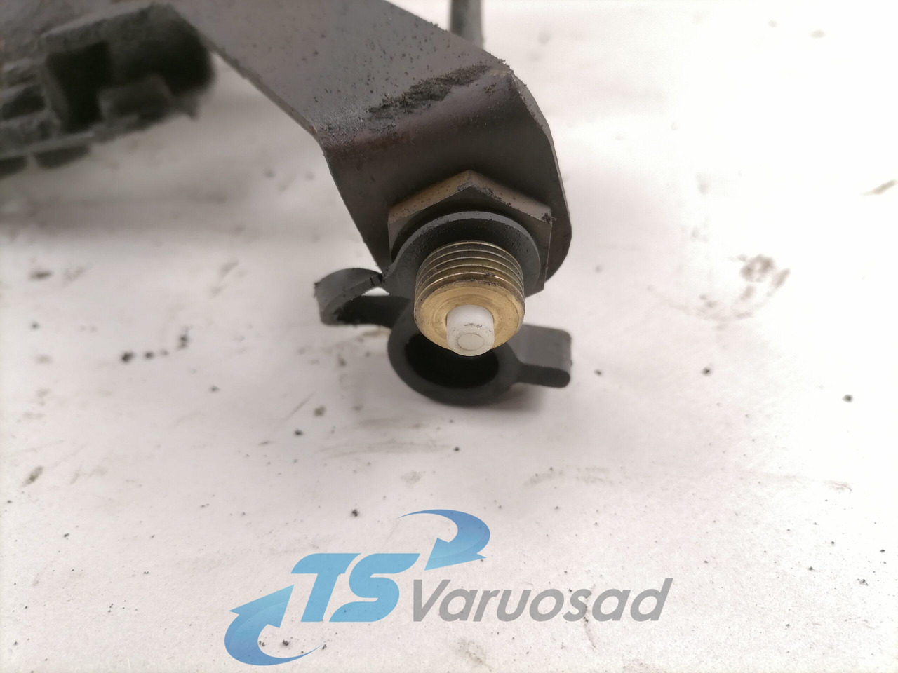 Scania Roolisüsteemi õlimahuti kandur 1446713 - خرطوم التوجيه - شاحنة: صورة 2 Scania Roolisüsteemi õlimahuti kandur 1446713 - خرطوم التوجيه - شاحنة: صورة 2