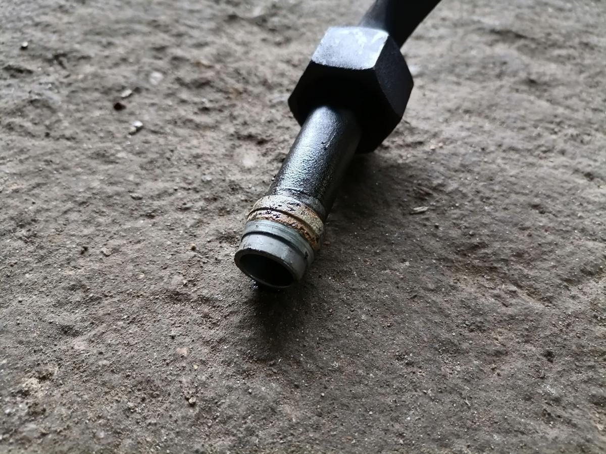 Scania Roolisüsteemi õlitoru 2130330 - خرطوم التوجيه - شاحنة: صورة 4 Scania Roolisüsteemi õlitoru 2130330 - خرطوم التوجيه - شاحنة: صورة 4