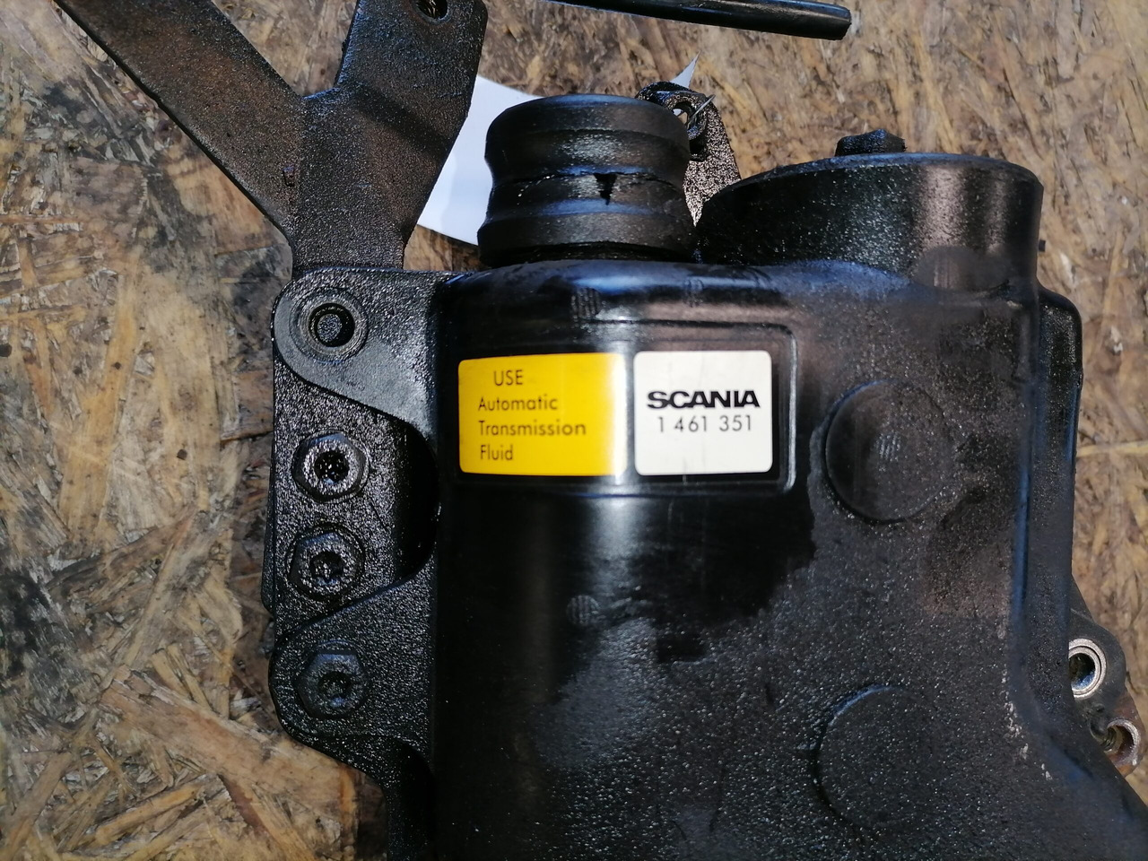 Scania Scania steering oil tank 1461351 - خرطوم التوجيه - شاحنة: صورة 4 Scania Scania steering oil tank 1461351 - خرطوم التوجيه - شاحنة: صورة 4