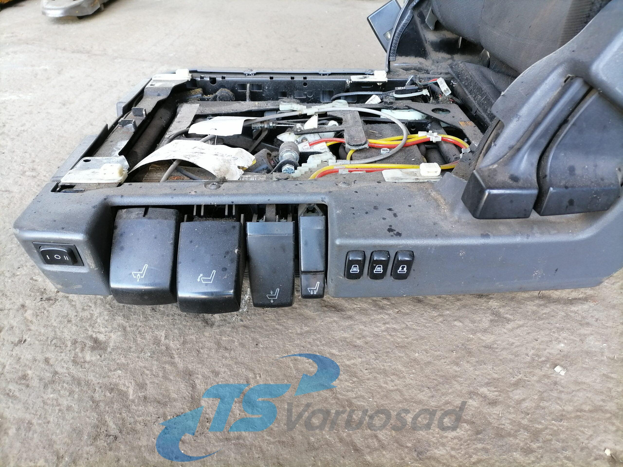 Scania Seat 2189647 - مقعد - شاحنة: صورة 2 Scania Seat 2189647 - مقعد - شاحنة: صورة 2