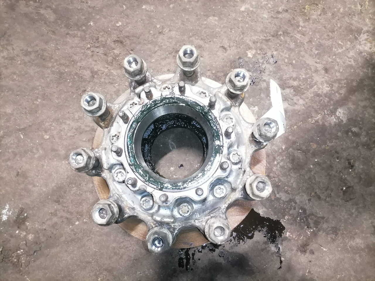 Scania Wheel hub 2290542 - محور - شاحنة: صورة 4 Scania Wheel hub 2290542 - محور - شاحنة: صورة 4