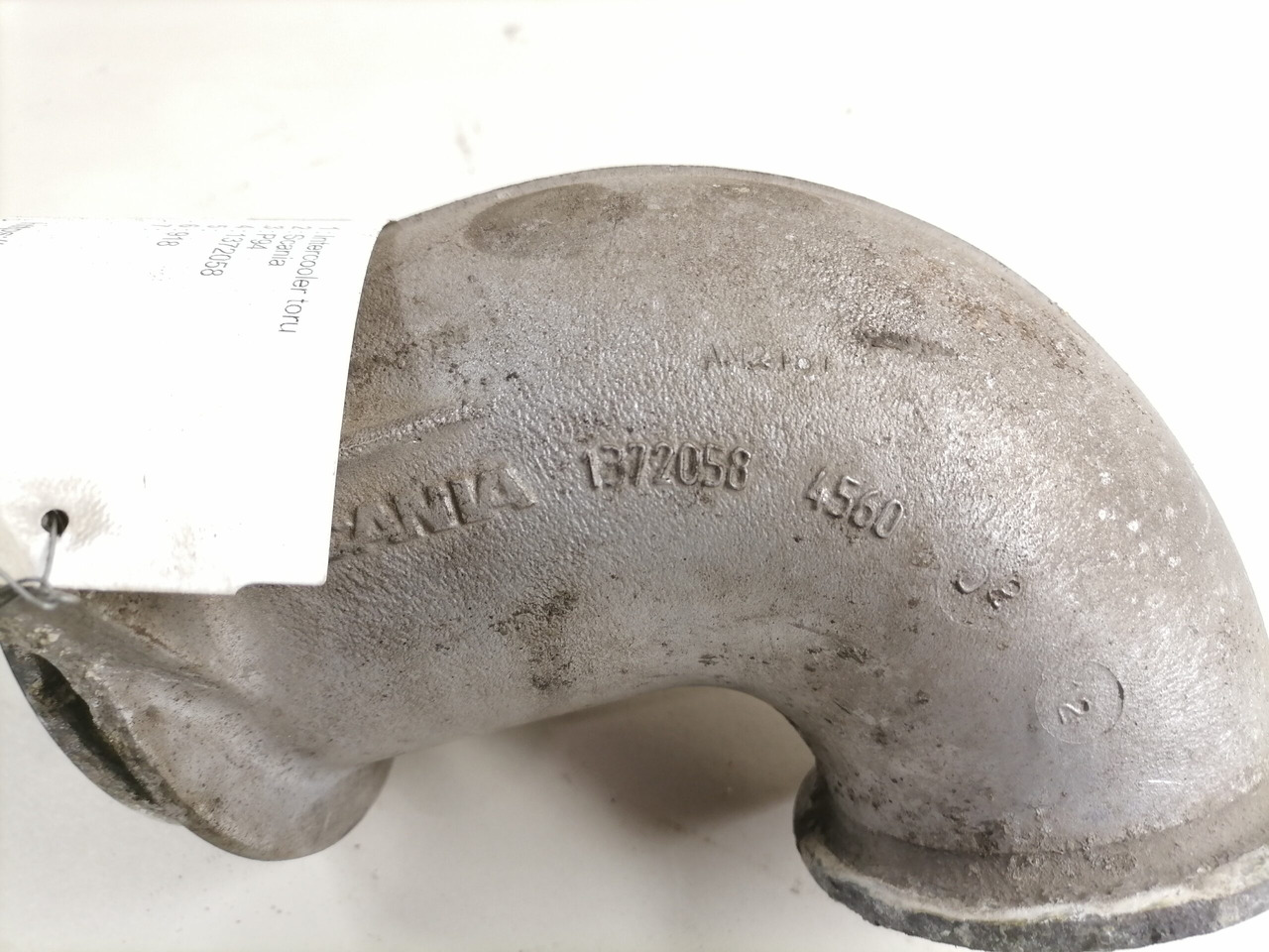 Scania intercooler pipe 1372058 - مبرد هواء الشحن - شاحنة: صورة 3 Scania intercooler pipe 1372058 - مبرد هواء الشحن - شاحنة: صورة 3